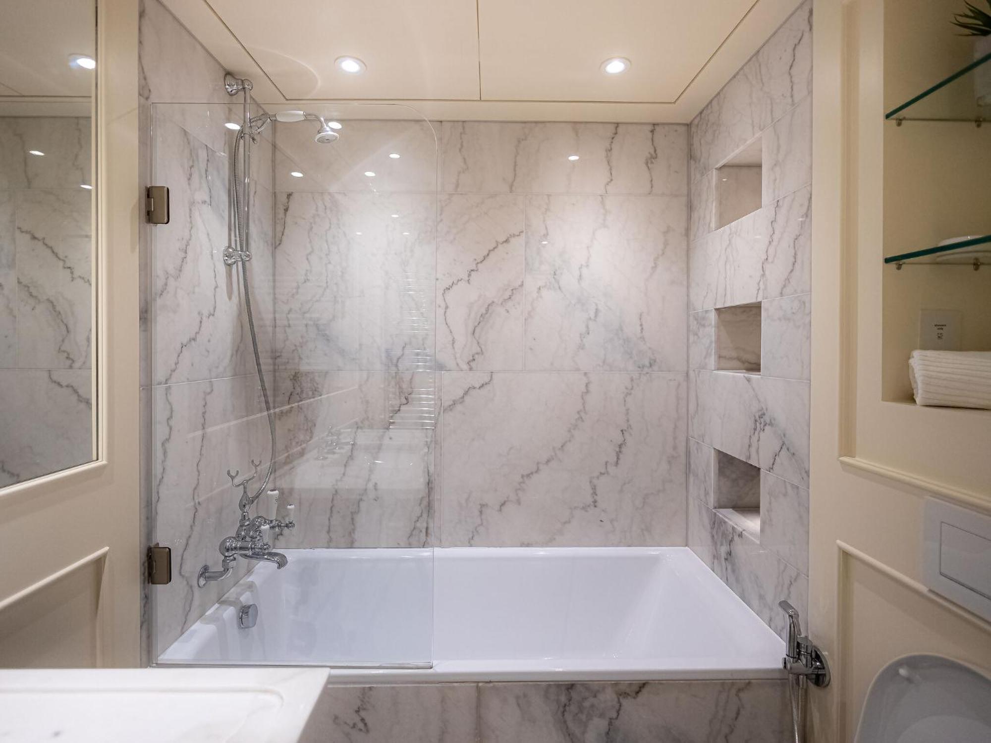 לונדון Modern Deluxe Five Bedroom House Near Chalk Farm Station By Belvilla מראה חיצוני תמונה