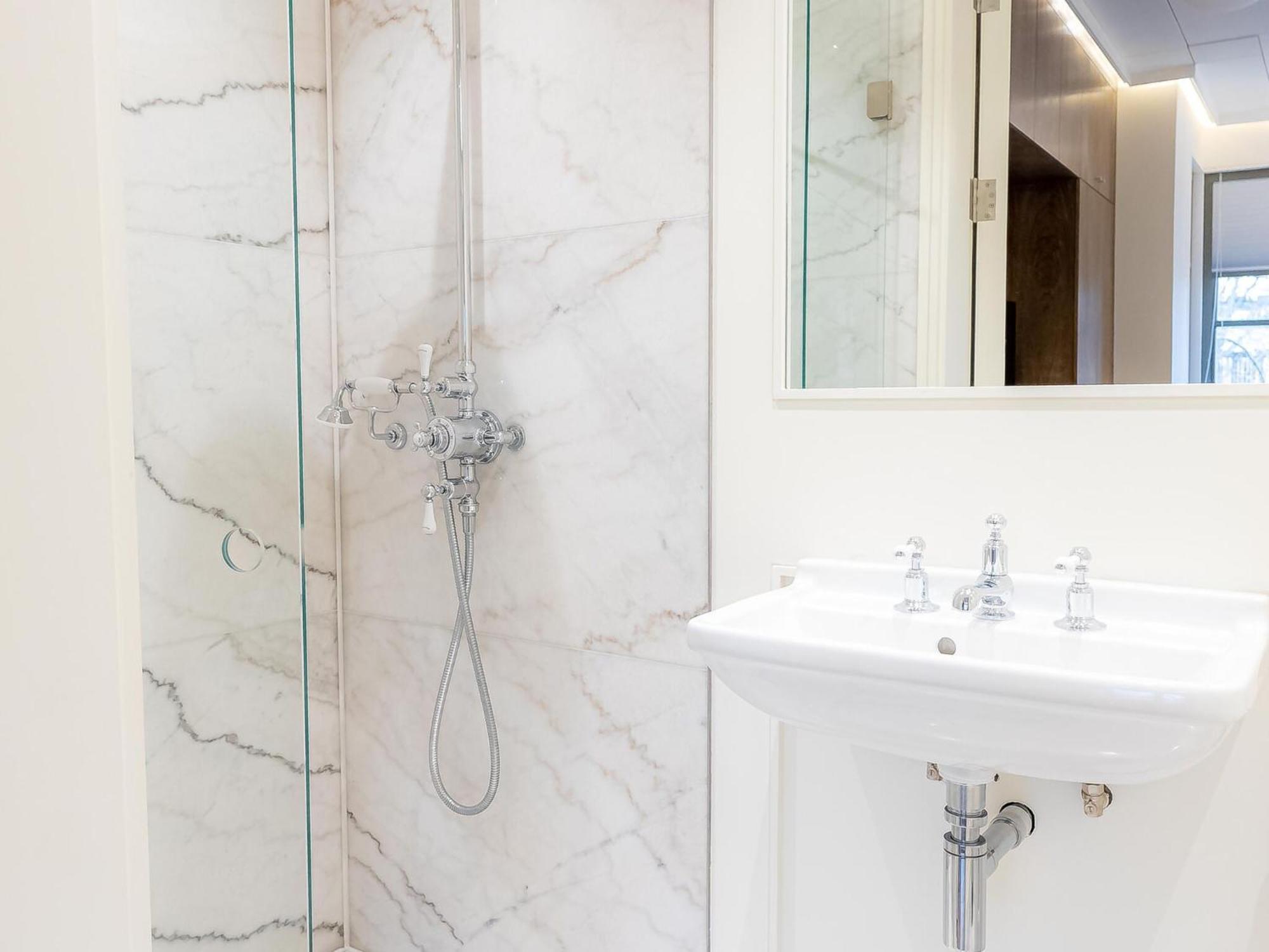 לונדון Modern Deluxe Five Bedroom House Near Chalk Farm Station By Belvilla מראה חיצוני תמונה