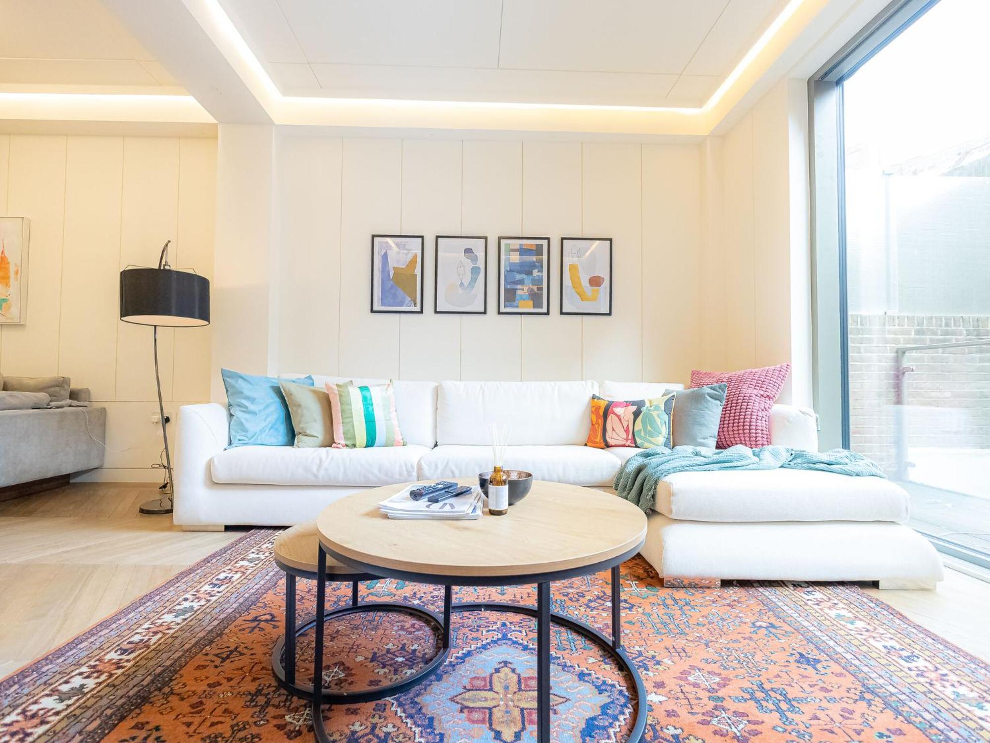 לונדון Modern Deluxe Five Bedroom House Near Chalk Farm Station By Belvilla מראה חיצוני תמונה