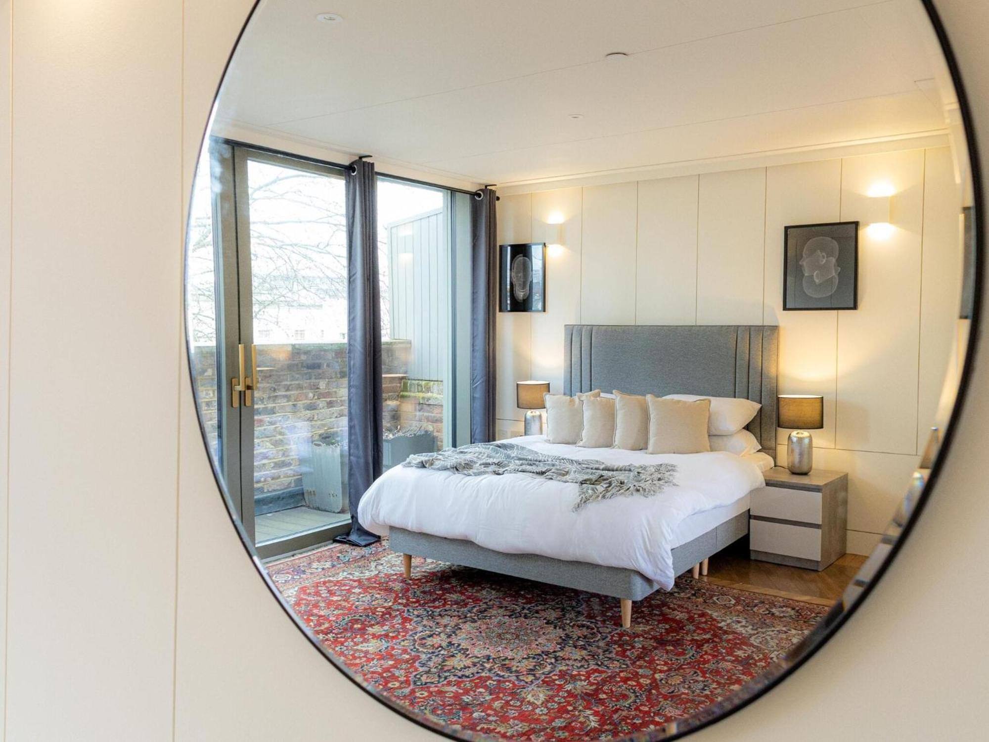 לונדון Modern Deluxe Five Bedroom House Near Chalk Farm Station By Belvilla מראה חיצוני תמונה