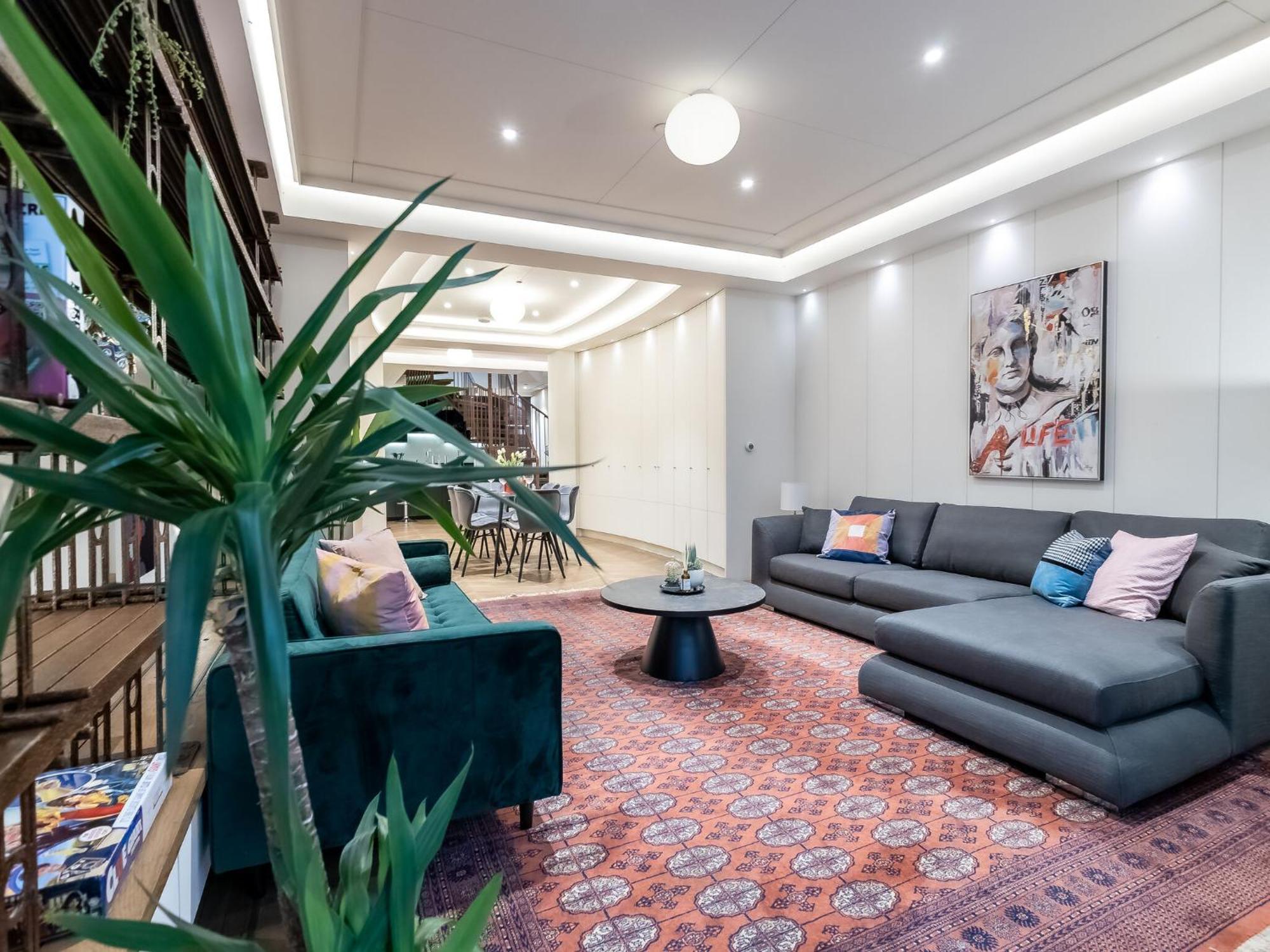 לונדון Modern Deluxe Five Bedroom House Near Chalk Farm Station By Belvilla מראה חיצוני תמונה